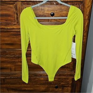 Lululemon Square-Neck Long Sleeve Bodysuit Nwts Sz Medium LCHN